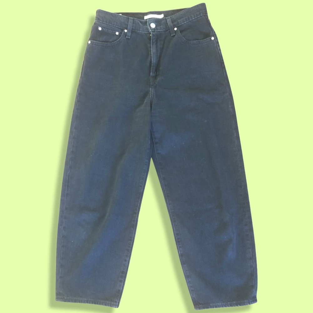 Levi's Black Balloon Leg Size 27